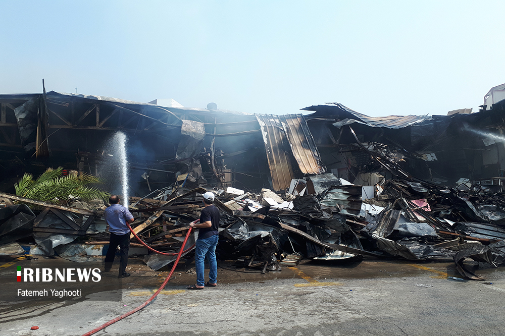 مهار ۹۰ درصدی آتش سوزی در بازار پردیس ۱ کیش مهار ۹۰ درصدی آتش سوزی در بازار پردیس ۱ کیش