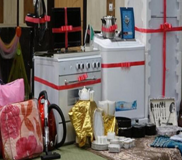 اهدای جهیزیه به نوعروسان مددجو خوزستانی