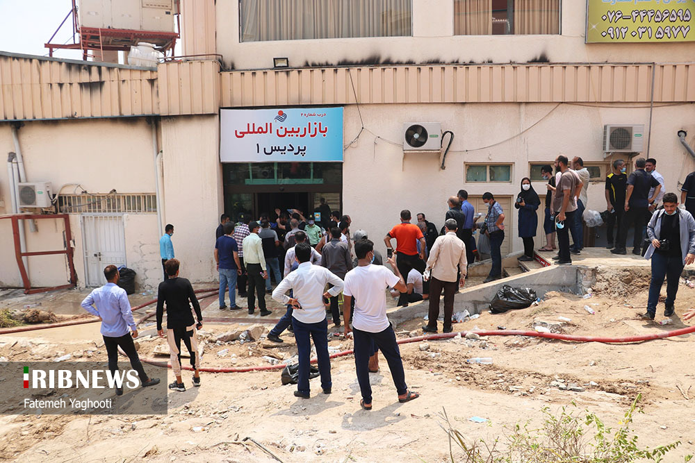 یک جرقه و یک خروار ویرانی