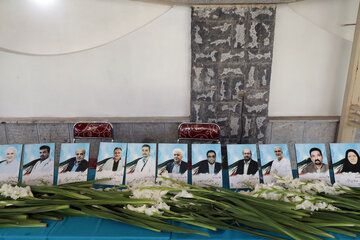 ادای احترام پرستاران مشهدی به شهدای مدافع سلامت ادای احترام پرستاران مشهدی به شهدای مدافع سلامت