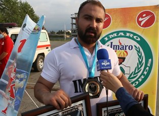 ثبت رکورد جهانی شکستن ١٠٠ قطعه سنگ توسط ورزشکار نوشهری ثبت رکورد جهانی شکستن ١٠٠ قطعه سنگ توسط ورزشکار نوشهری