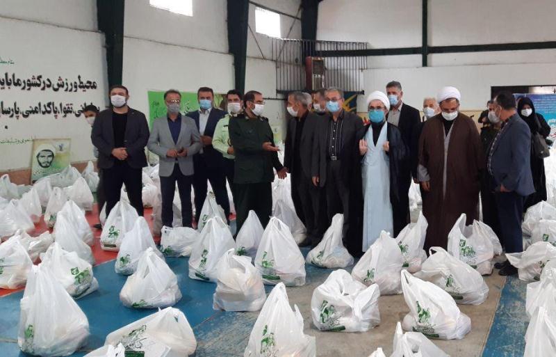 توزیع بستههای معیشتی در نور توزیع بستههای معیشتی در نور