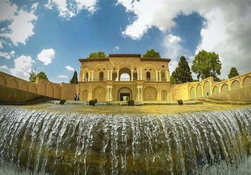 باغ بی‌نظیر ماهان
