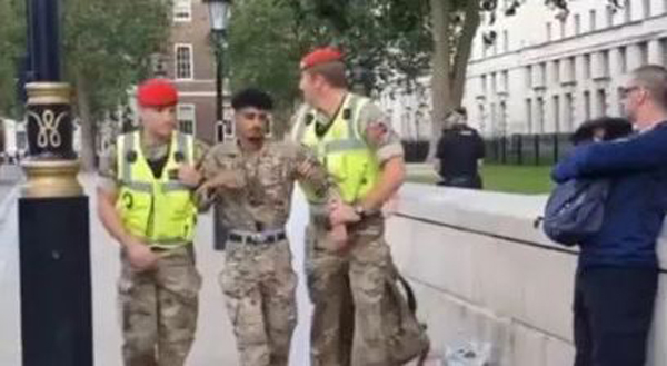 افزایش حمایت از نظامی انگلیسی مخالف تجاوز علیه یمن افزایش حمایت از نظامی انگلیسی مخالف تجاوز علیه یمن