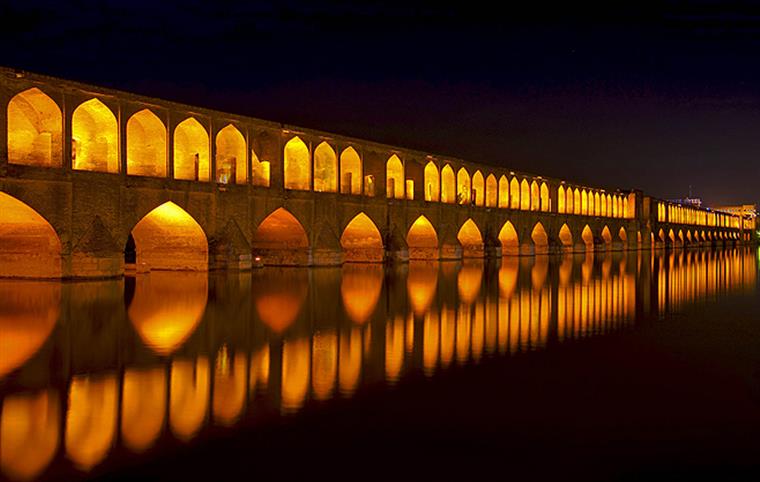 جهانگردان از جاذبههای ایران گیج میشوند جهانگردان از جاذبههای ایران گیج میشوند