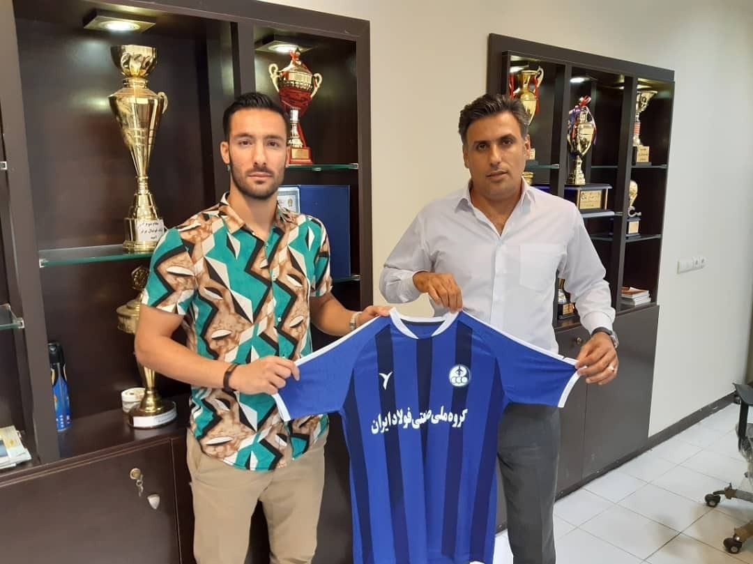 حضور مهاجم جدید به تیم استقلال خوزستان حضور مهاجم جدید به تیم استقلال خوزستان