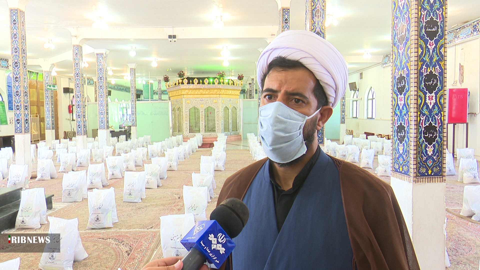اهداء ۳ هزار و ۵۰۰ بسته غذایی به عزاداران و نیازمندان اهداء ۳ هزار و ۵۰۰ بسته غذایی به عزاداران و نیازمندان