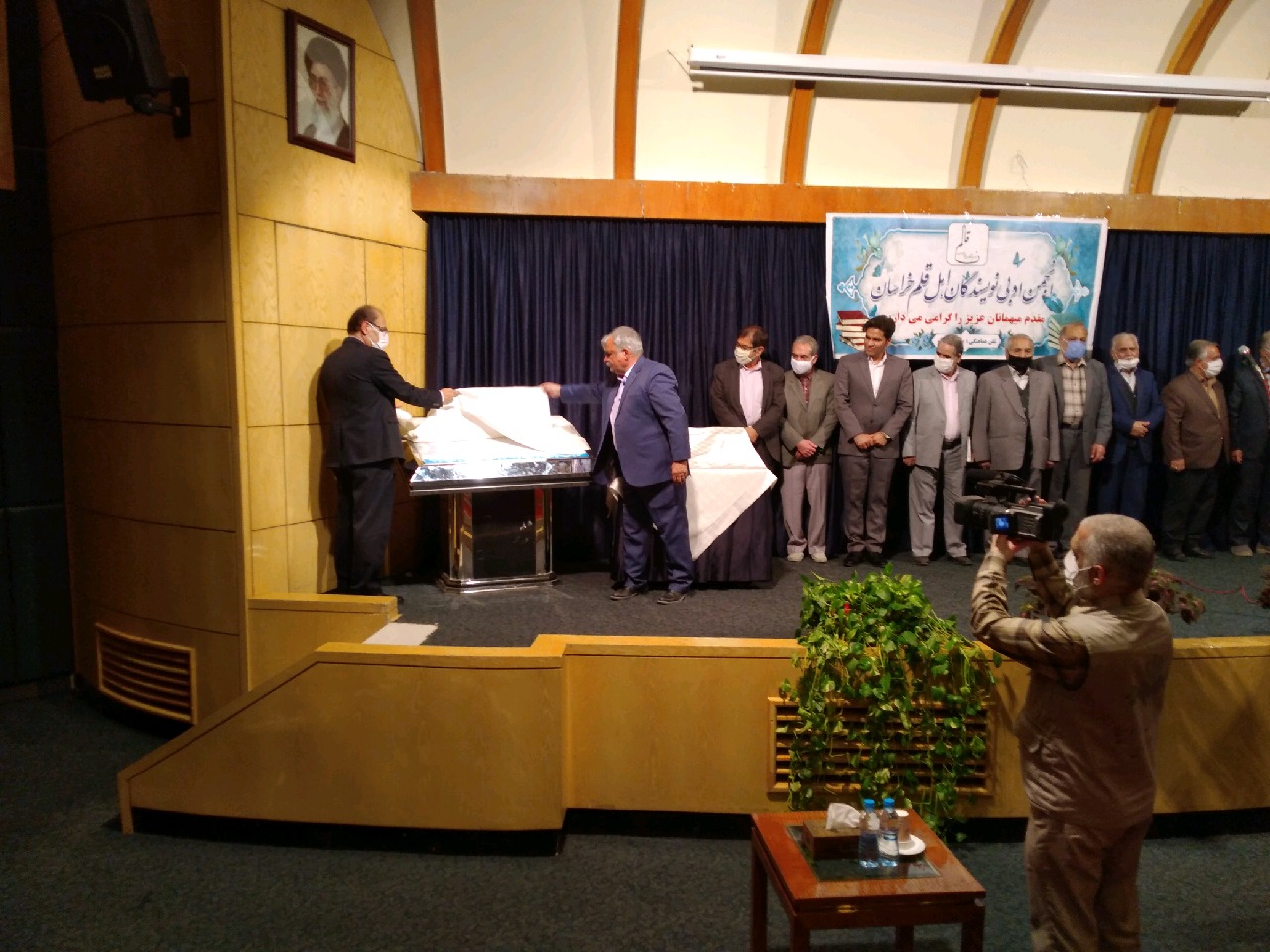 رونمایی از  کتاب اشک قلم در مشهد