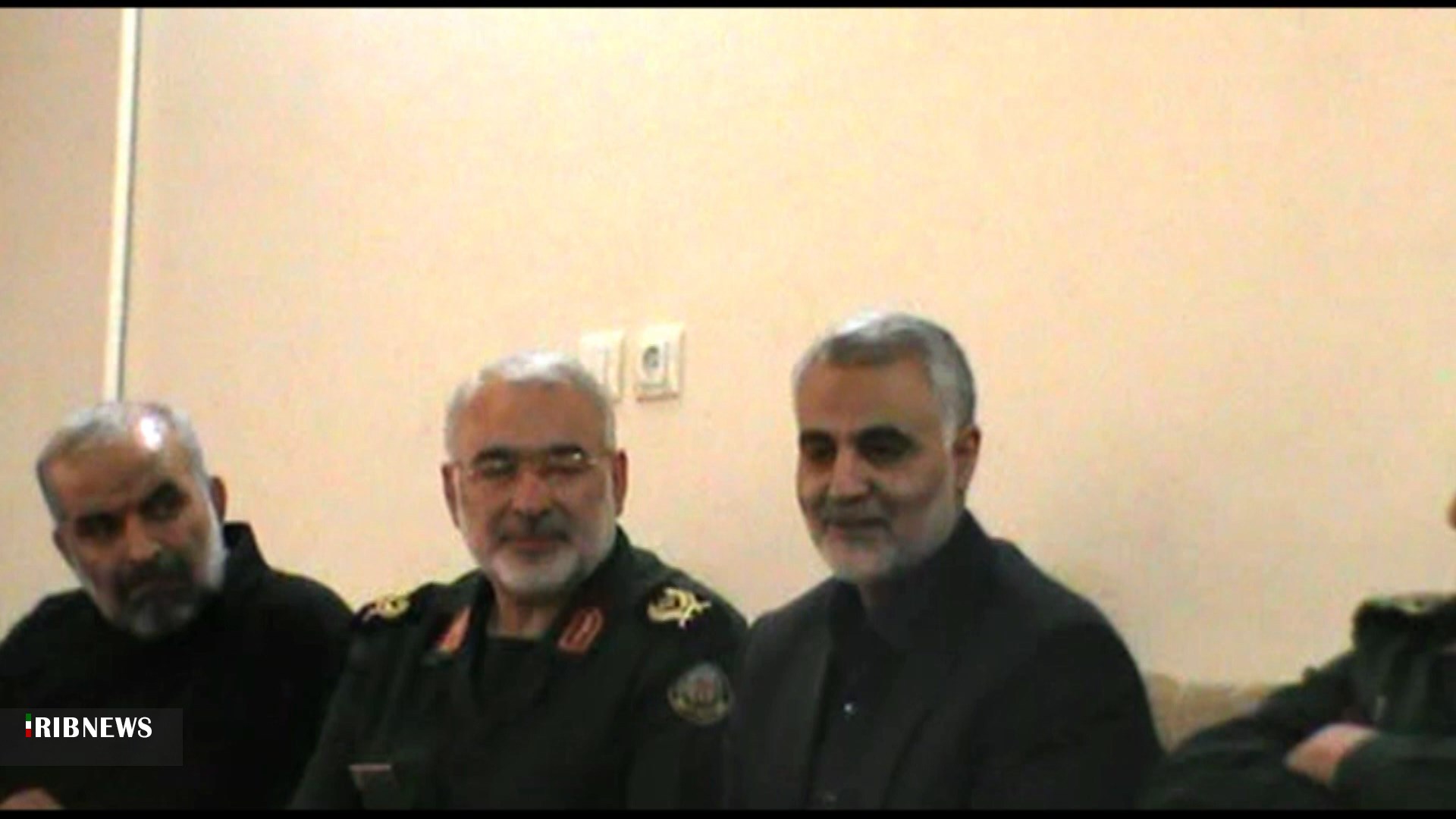 آقازادهای که بی سر وصدا پرواز کرد آقازادهای که بی سر وصدا پرواز کرد