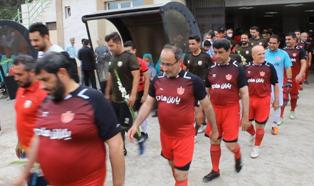 بازی دوستانه فوتبال با یاد کاپیتان فقید هادی نوروزی بازی دوستانه فوتبال با یاد کاپیتان فقید هادی نوروزی