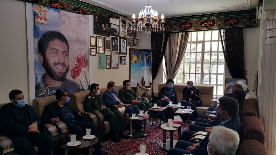 تکریم خانواده سردار شهید علی رضا هاشمی نژاد تکریم خانواده سردار شهید علی رضا هاشمی نژاد