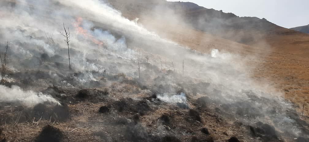 مهار آتش سوزی در مراتع قوچان پس از ۲۱ ساعت