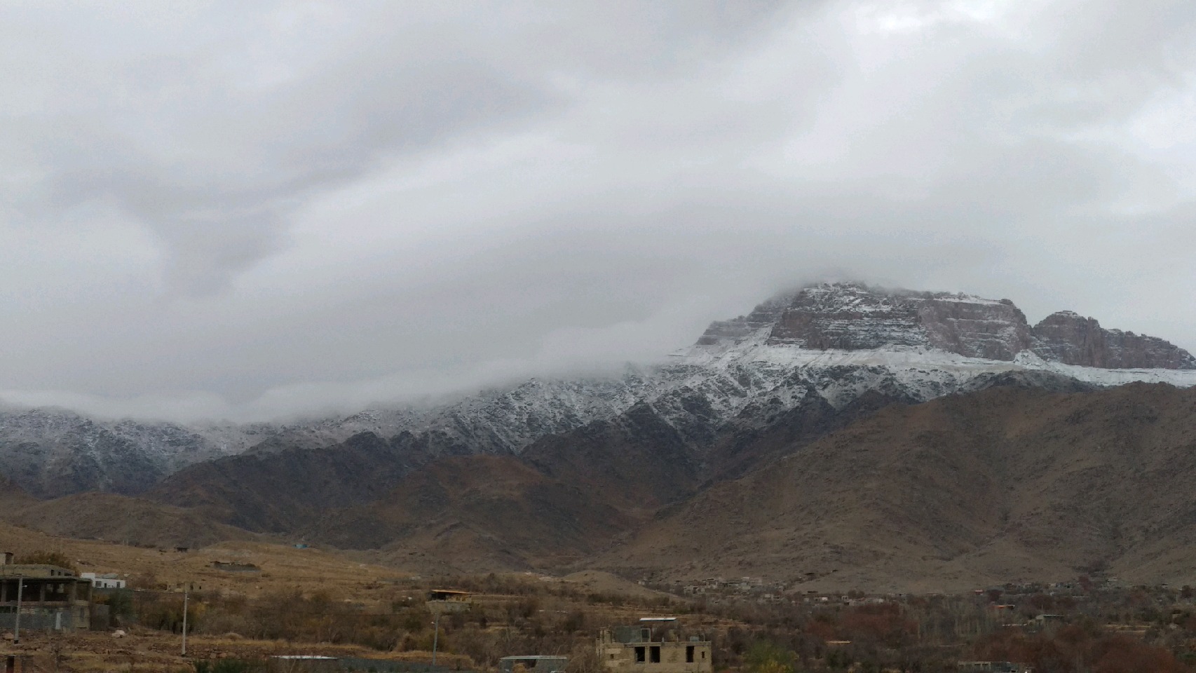 بارش اولین برف پاییزی در ارتفاعات شیرکوه بارش اولین برف پاییزی در ارتفاعات شیرکوه