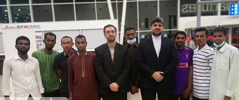 بازگشت هشت ملوان ایرانی آزاد شده از تانزانیا به اغوش خانواده