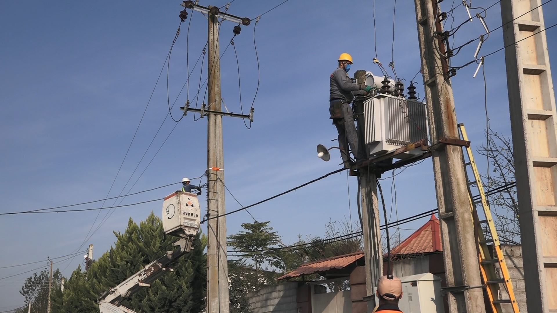برگزاری مانور تعمیرات خطوط پرعارضه شبکه توزیع برق در مازندران