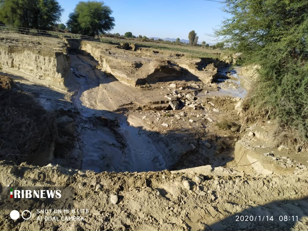 فرسایش خندقی خاک یکی از عوامل مهم در تخریب اراضی کشاورزی جنوب سیستان وبلوچستان فرسایش خندقی خاک یکی از عوامل مهم در تخریب اراضی کشاورزی جنوب سیستان وبلوچستان