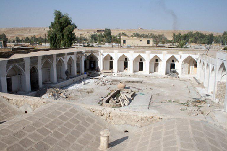 کاروانسرا و حمام کهیار بافت تاریخی بلادشاپور به مزایده رفتند