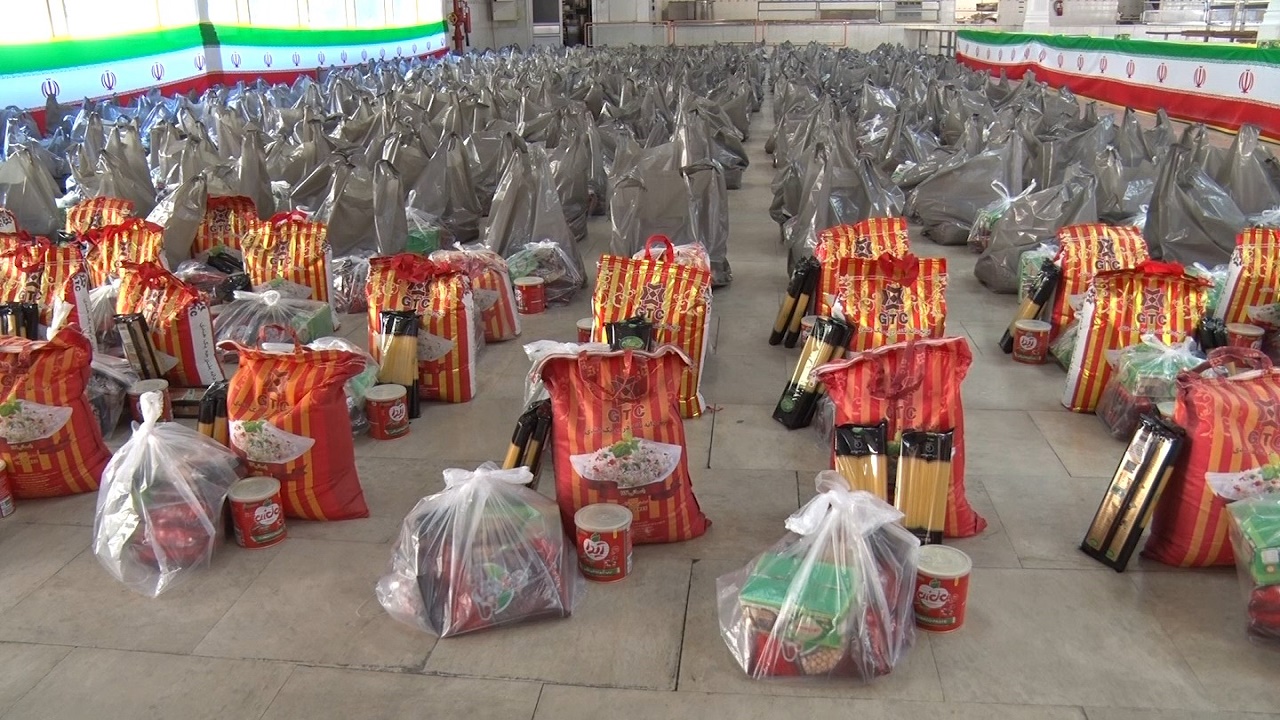 توزیع ۶۰۰ بسته کمک معیشتی بین نیازمندان آسیب دیده از کرونا توزیع ۶۰۰ بسته کمک معیشتی بین نیازمندان آسیب دیده از کرونا