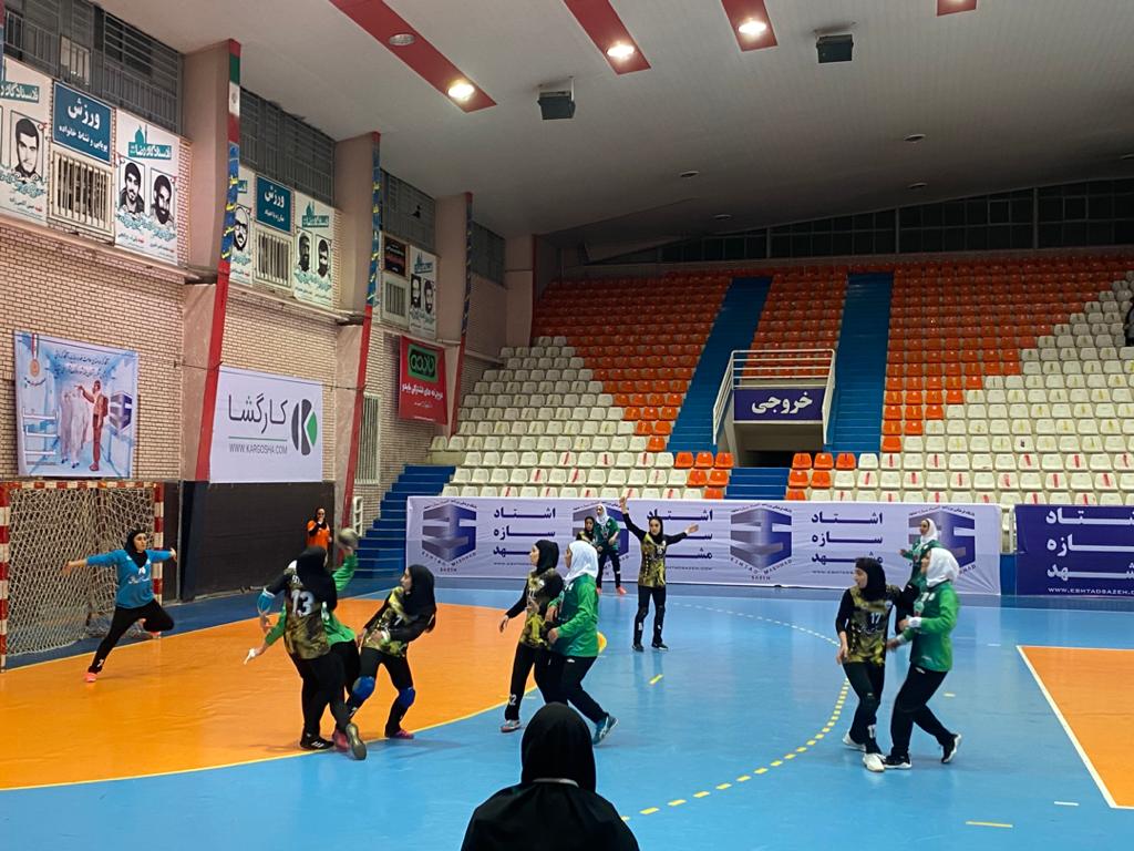 باخت سنگ آهن بافق در مصاف با ذوب آهن اصفهان باخت سنگ آهن بافق در مصاف با ذوب آهن اصفهان