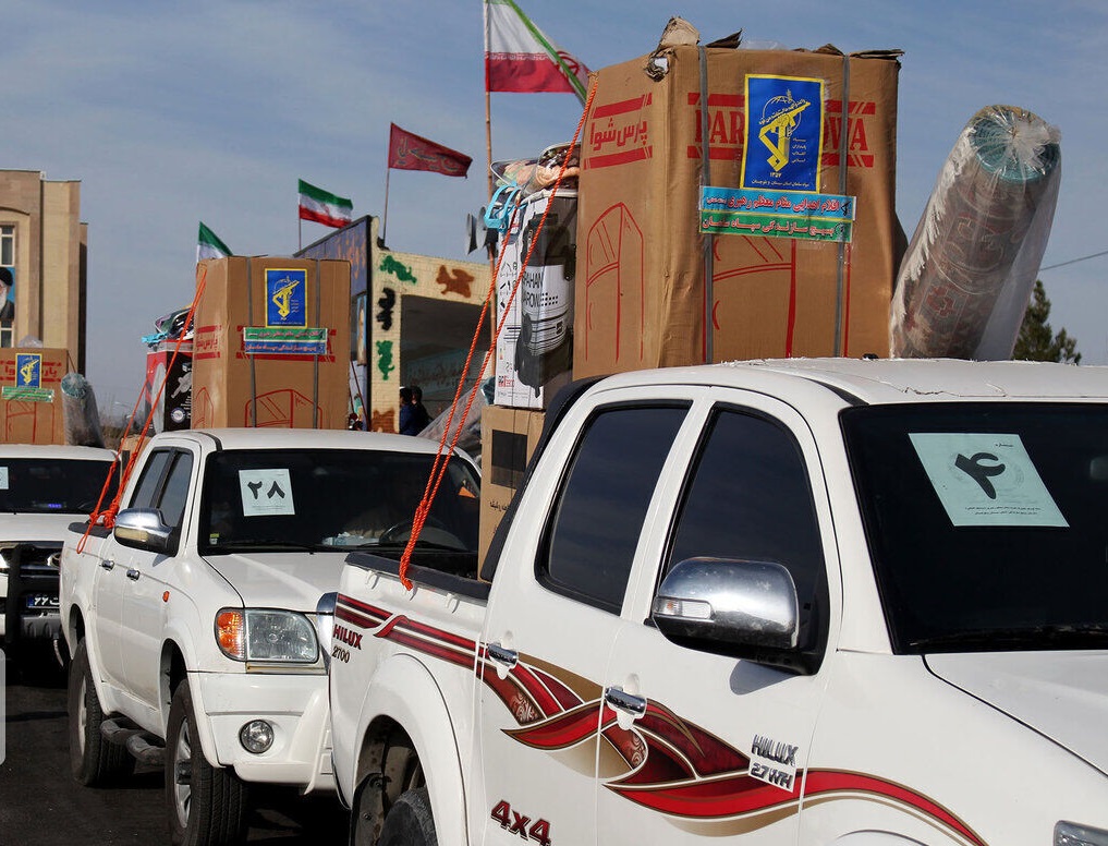 اهدای هفت سری جهیزیه به نوعروسان در بوکان اهدای هفت سری جهیزیه به نوعروسان در بوکان