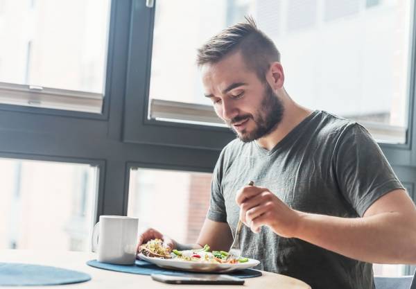 آرام غذا بخورید تا چاق نشوید