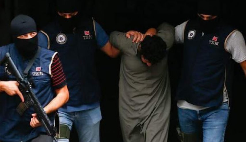 بازداشت ۱۱ مظنون به ارتباط با داعش در ترکیه بازداشت ۱۱ مظنون به ارتباط با داعش در ترکیه
