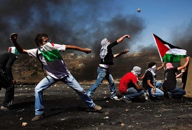 تاکید نوجوان معلول فلسطینی بر مقاومت علیه صهیونیستها تاکید نوجوان معلول فلسطینی بر مقاومت علیه صهیونیستها