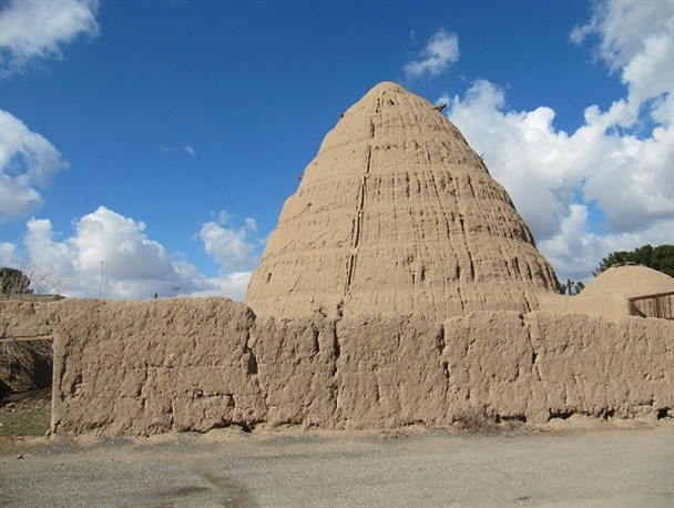 یخدان تاریخی خلیلآباد مرمت میشود یخدان تاریخی خلیلآباد مرمت میشود