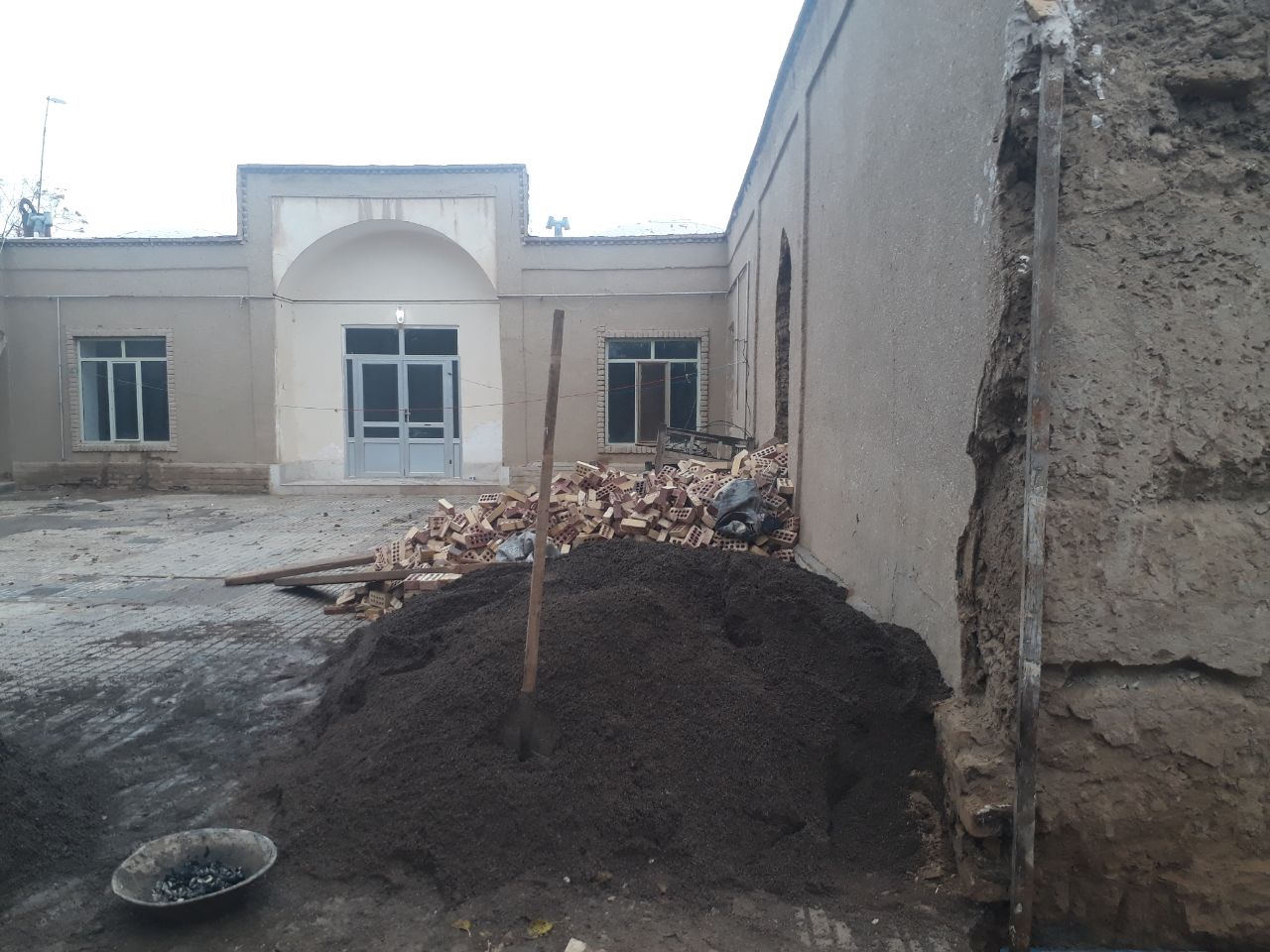 آغاز عملیات مرمت و استحکامبخشی خانه نبی پور در گناباد آغاز عملیات مرمت و استحکامبخشی خانه نبی پور در گناباد