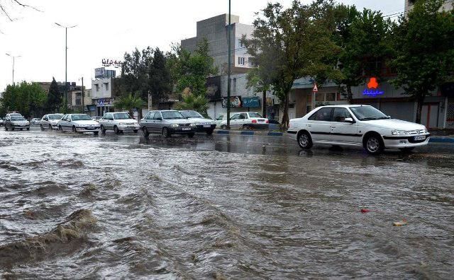 رفع مشکل شبکه فاضلاب یزد در زمان بارندگی شدید رفع مشکل شبکه فاضلاب یزد در زمان بارندگی شدید