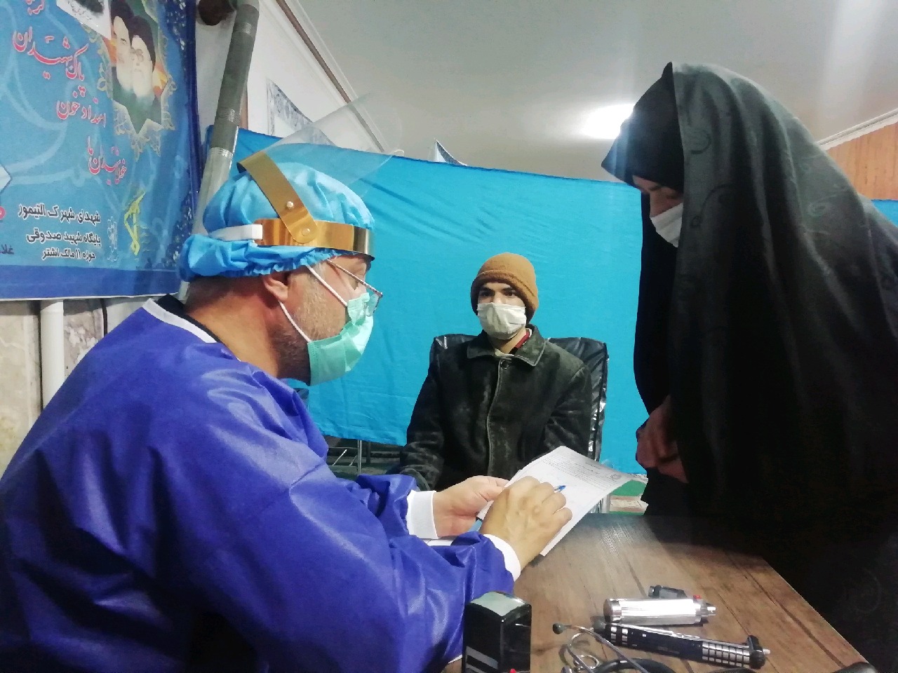 اجرای طرح ویزیت رایگان پزشکان در حاشیه شهر مشهد