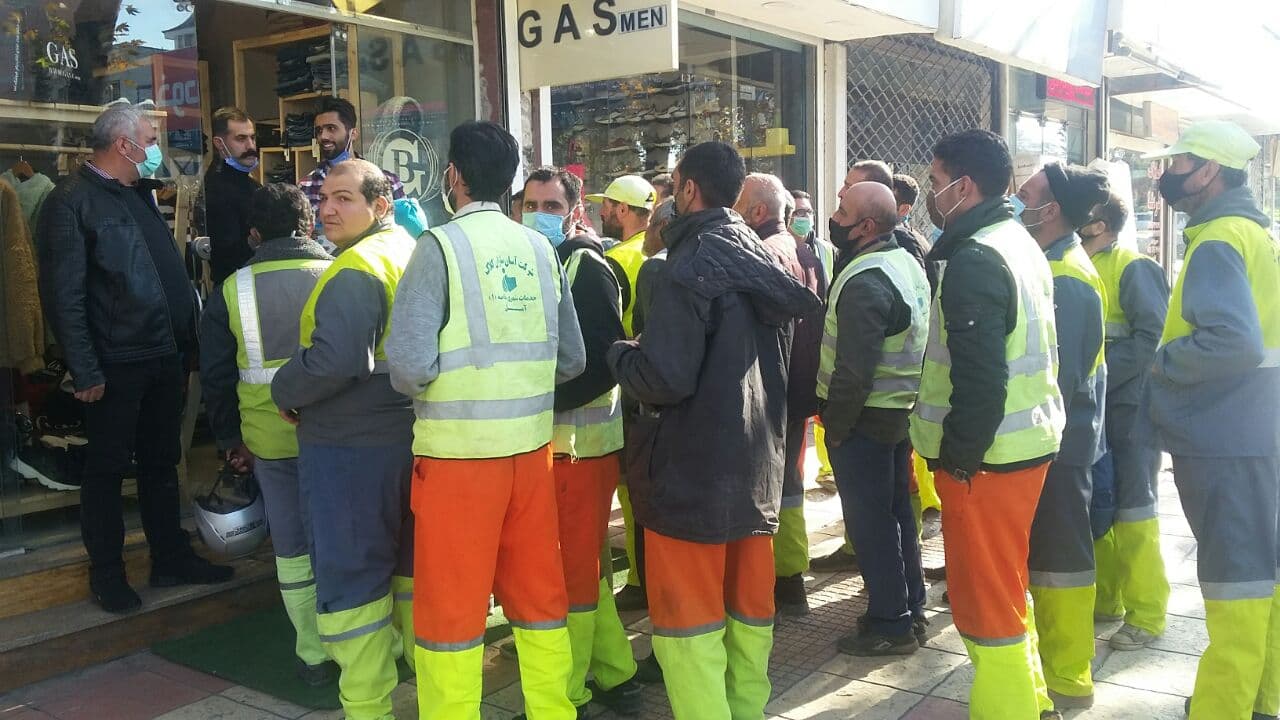 اقدام ارزشمند جوان آملی در تکریم از فعالیت پاکبانها