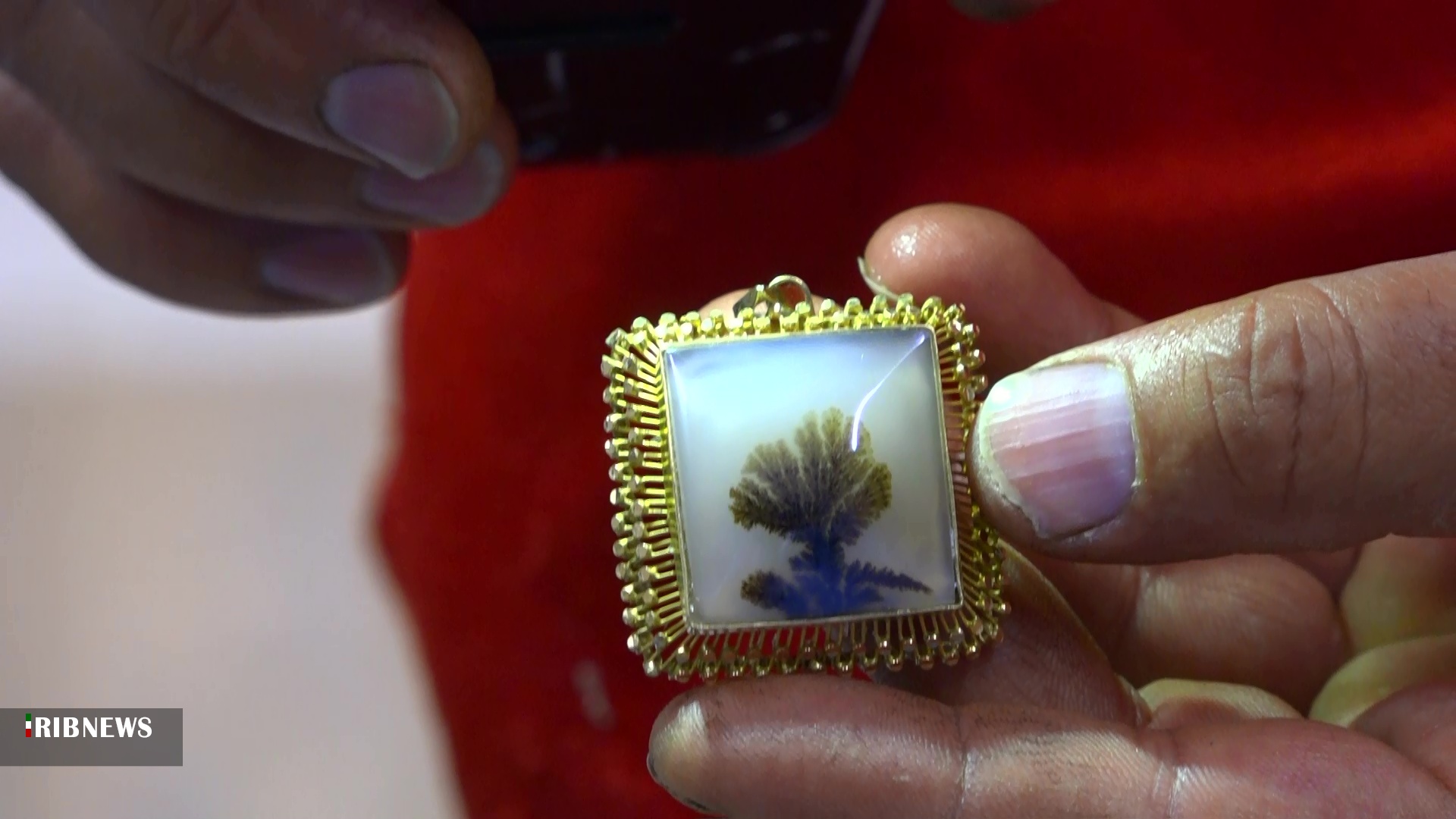 خمیر خامی که در تنور خارجی ها، گران برایمان پخته می شود