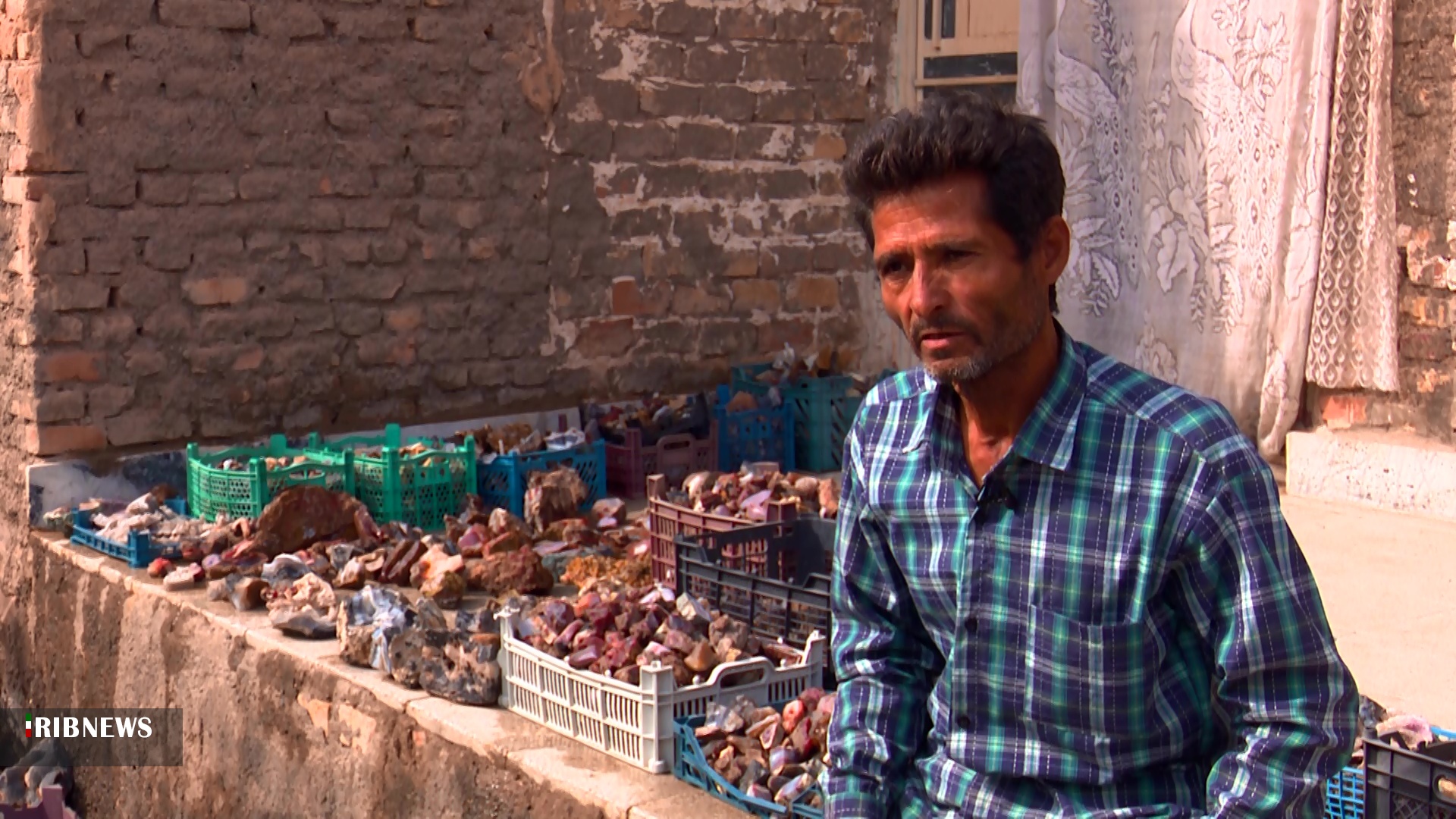خمیر خامی که در تنور خارجی ها، گران برایمان پخته می شود
