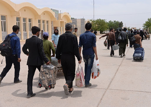 بازگرداندن ۲۵۰ تبعه افغانستانی به کشورشان بازگرداندن ۲۵۰ تبعه افغانستانی به کشورشان