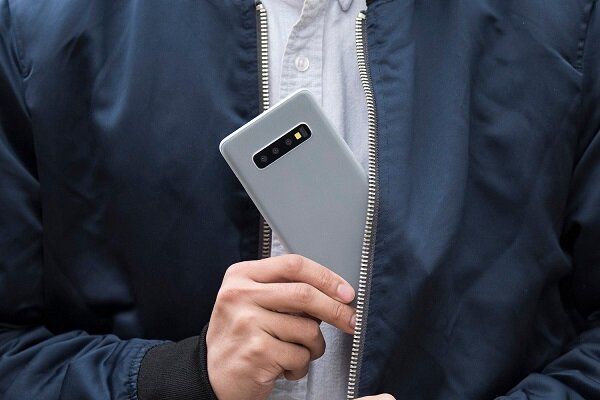 اشتباهات خطرناک در نگهداری گوشی موبایل اشتباهات خطرناک در نگهداری گوشی موبایل