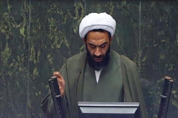 انتقاد از احتکار مرغ توسط برخی مرغداری‌های کشور