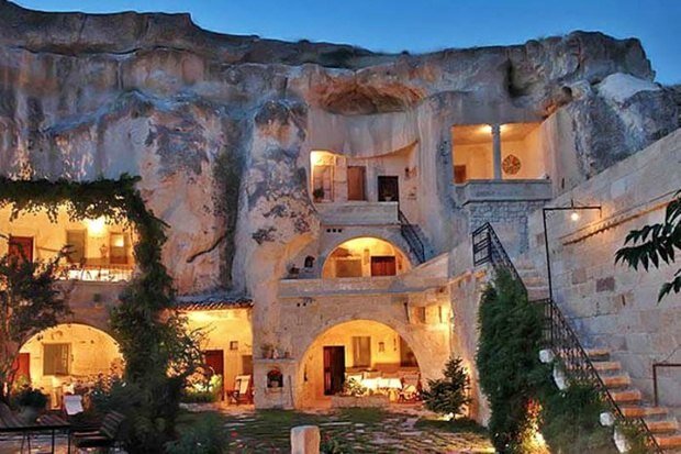 شگفت انگیزترین روستای صخره‌ای جهان