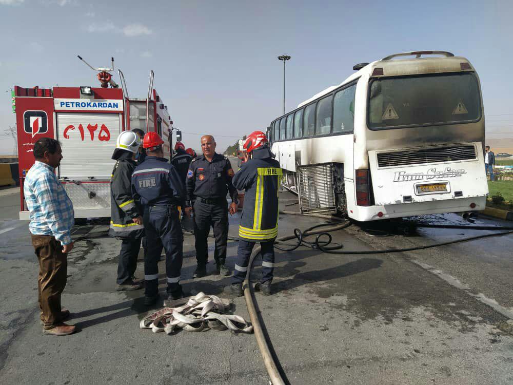 حریق اتوبوس مسافربری در مبارکه