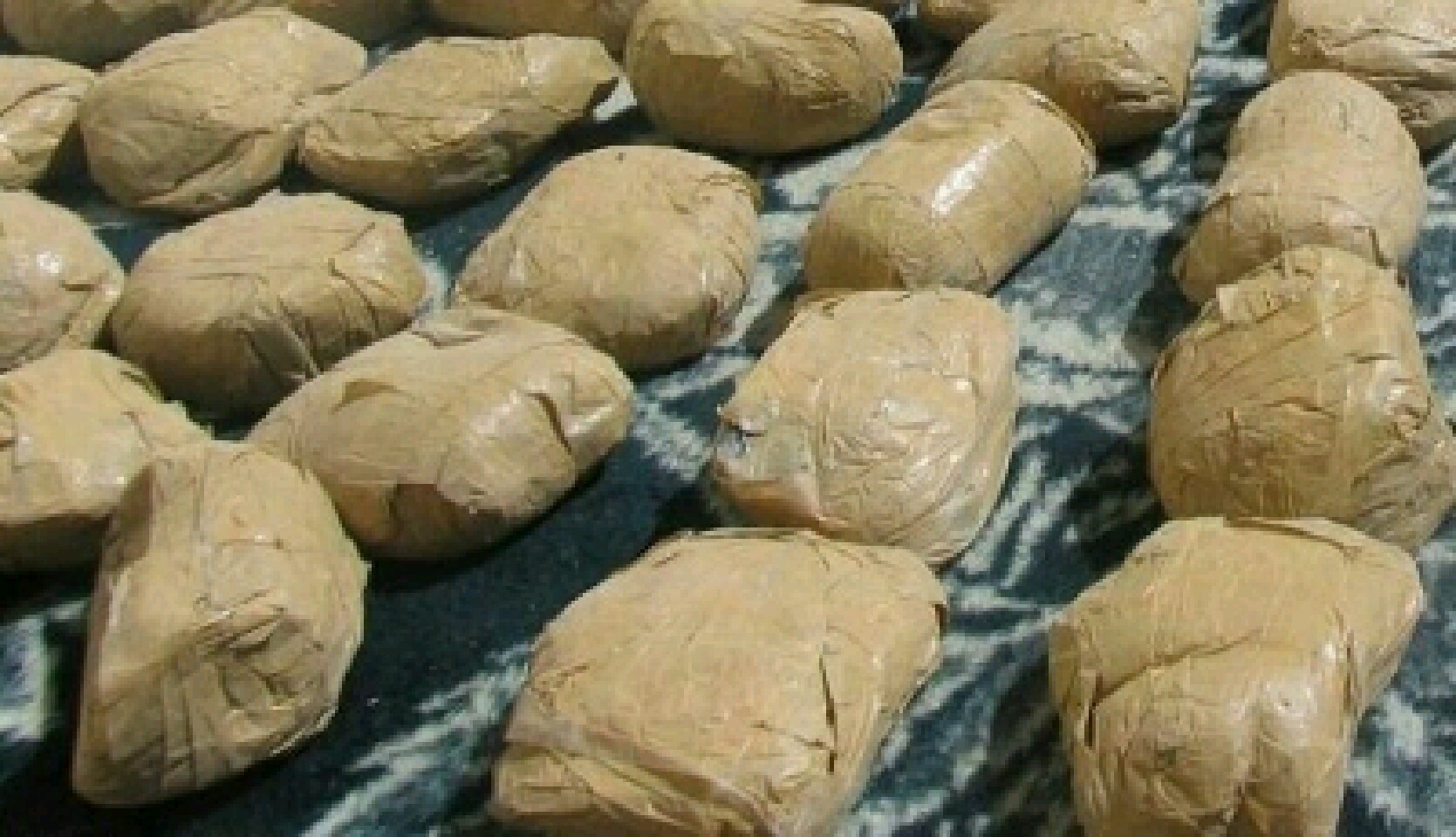 مرزبانان خراسان رضوی ۱۶۸ کیلوگرم مواد مخدر کشف کردند مرزبانان خراسان رضوی ۱۶۸ کیلوگرم مواد مخدر کشف کردند