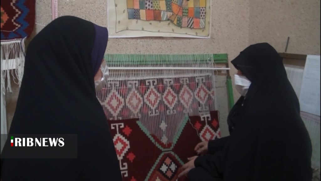 خودکفایی ۵۰ خانوار با ایجاد کارگاه گلیم بافی خودکفایی ۵۰ خانوار با ایجاد کارگاه گلیم بافی