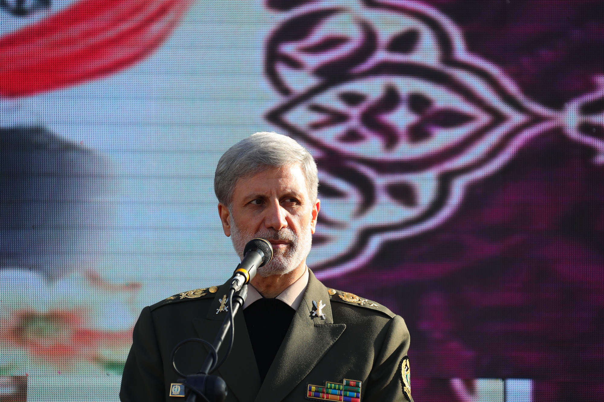 وزارت دفاع برای تحقق کامل شعار سال ظرفیت بالایی دارد