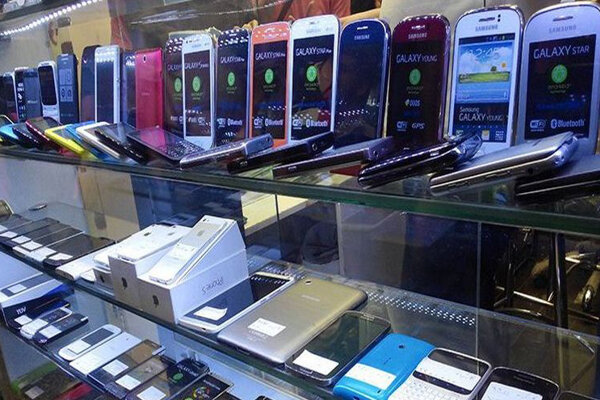 واردات ۱۴ میلیون گوشی موبایل واردات ۱۴ میلیون گوشی موبایل