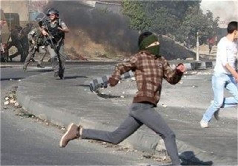 زخمی شدن ۶ فلسطینی در درگیری با نظامیان صهیونیستی زخمی شدن ۶ فلسطینی در درگیری با نظامیان صهیونیستی