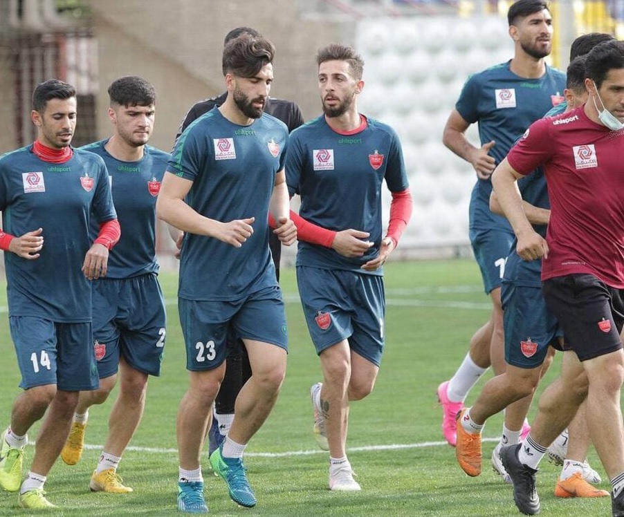 کریم باقری بازیکن شد