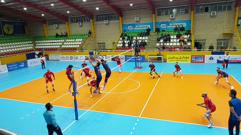 قهرمان آسیا از پس سرمربی سابق خود برنیامد.