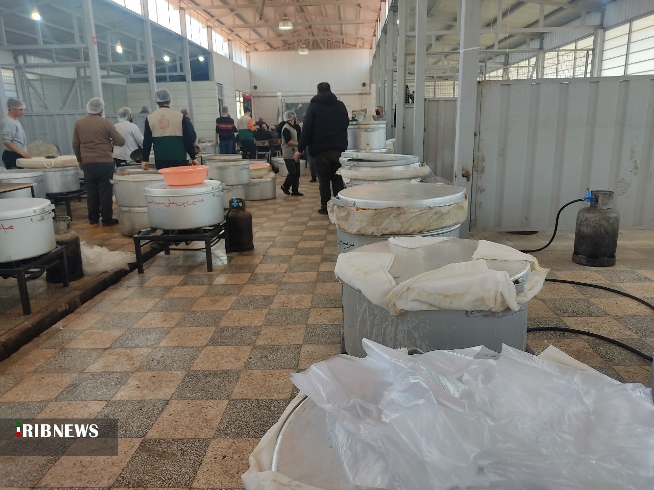 طرح نذرواره فاطمی و توزیع ۳۵ هزار پرس غذای گرم در خوی