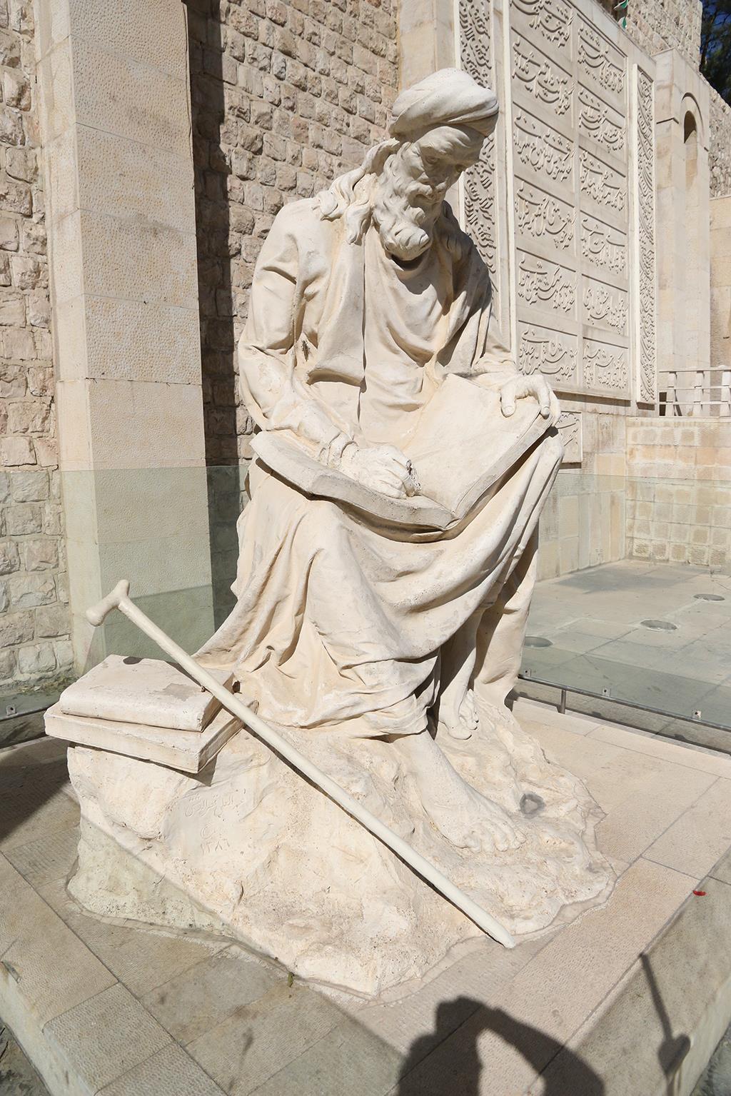 مهمانی که خود میزبان شد