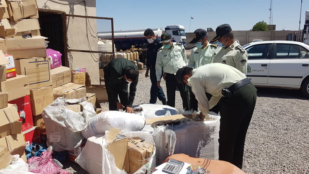 کشف محموله کالای قاچاق در شهرضا کشف محموله کالای قاچاق در شهرضا