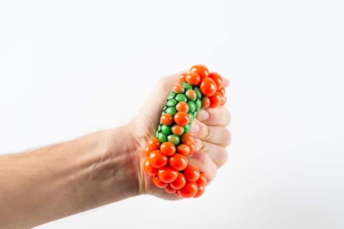 علت جویدن ناخن در کودکان و بزرگسالان